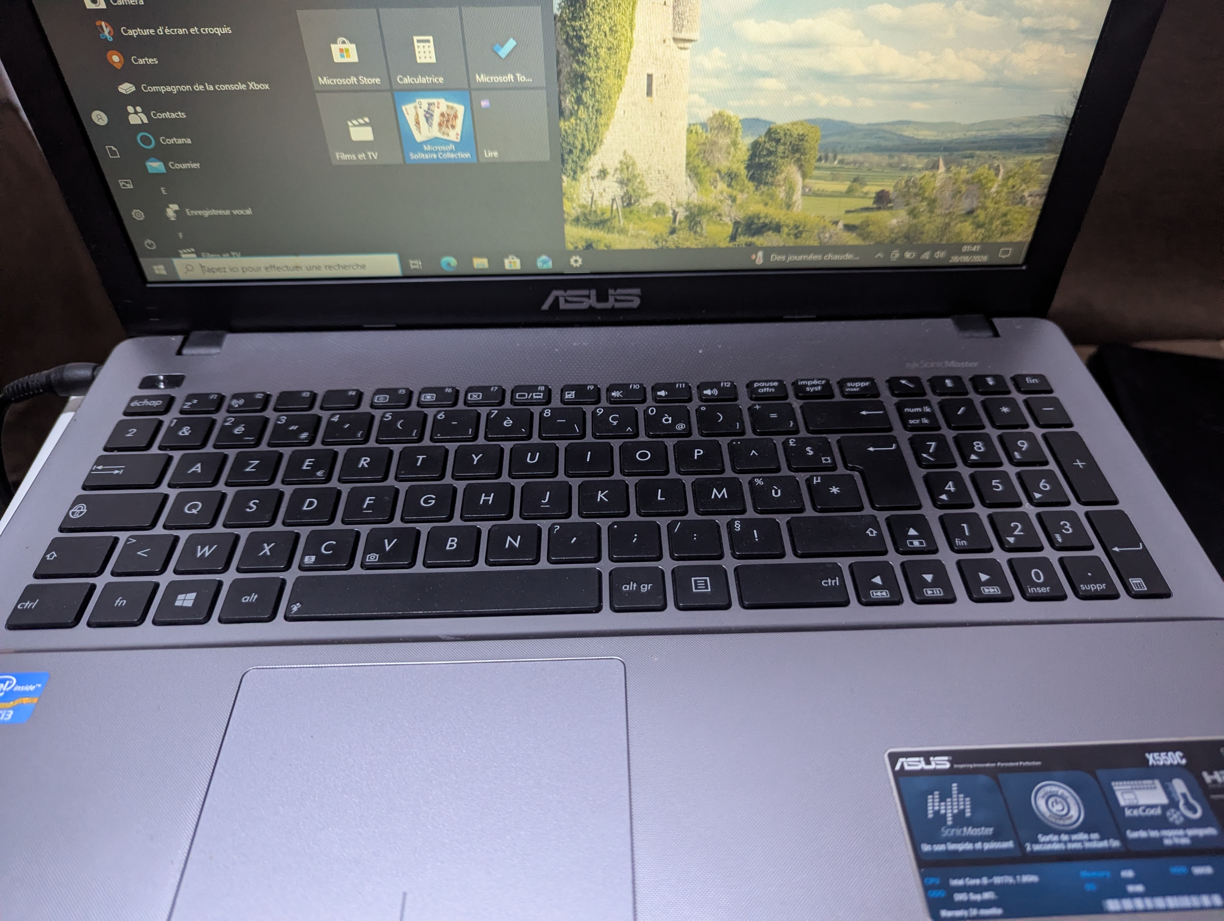 Détail Asus X550CA